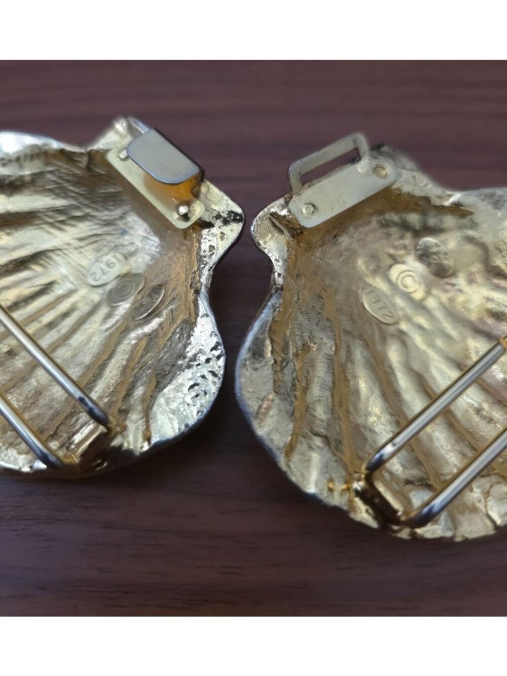 Vintage 1972 Mimi Di N Shell-Shaped Gold-Tone Metal Interlocking Belt Buckle - Picture 5 of 6